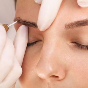 Microblading sourcils à Paris